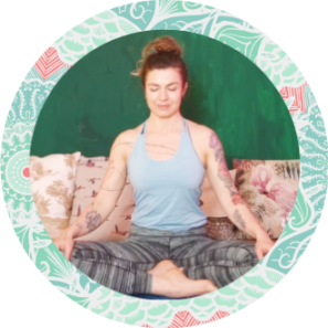 Balíček jógy pro domácí cvičení jógy online s lektorkou jógy Danou Walker vhodný pro jóga začátečníky.